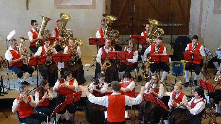 In Aktion: Die Jugendblaskapelle Großwenkheim beim Osterkonzert. Stephanie Geiling