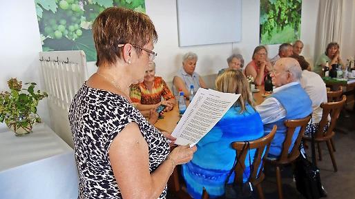 Brigitte Tokarski liest „Heimatkunde nachgefragt“.