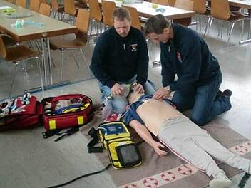 Regelmäßig üben die First Responder aus Dormitz, damit im Einsatzfall jeder Handgriff sitzt. Fotos: privat