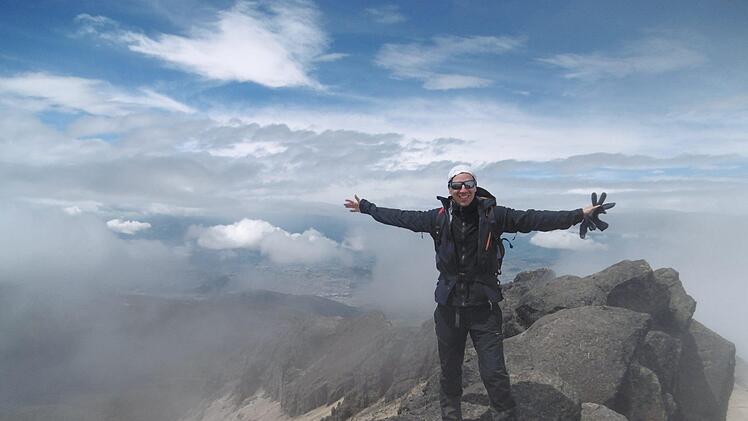 Sebastian Fickert am Pichincha, dem Vulkan-Hausberg von Quito, der Hauptstadt von Ecuador. Foto: Sebastian Fickert