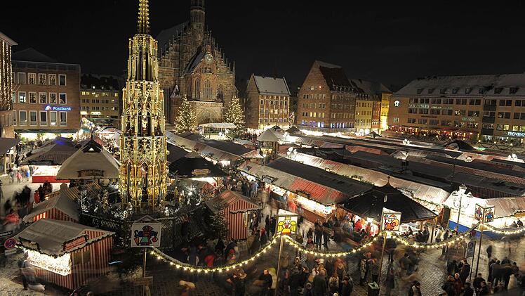 Der Christkindlesmarkt in N&uuml;rnberg Foto: David Ebener dpa/lby