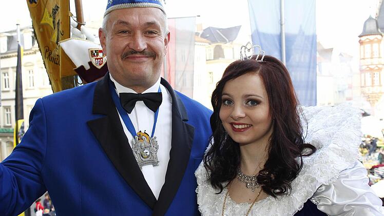 "Mohr"-Präsident Mathias Schikora mit Gardekönigin Marina I.