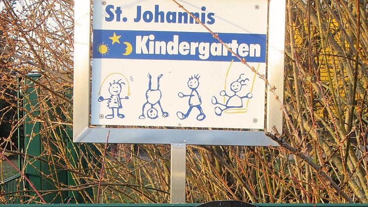 Der Kindergarten St. Johannis in Elfershausen ist in die Jahre gekommen. Der Gemeinderat muss nun entscheiden: Sanierung und Anbau oder gleich Neubau. Foto: Winfried Ehling