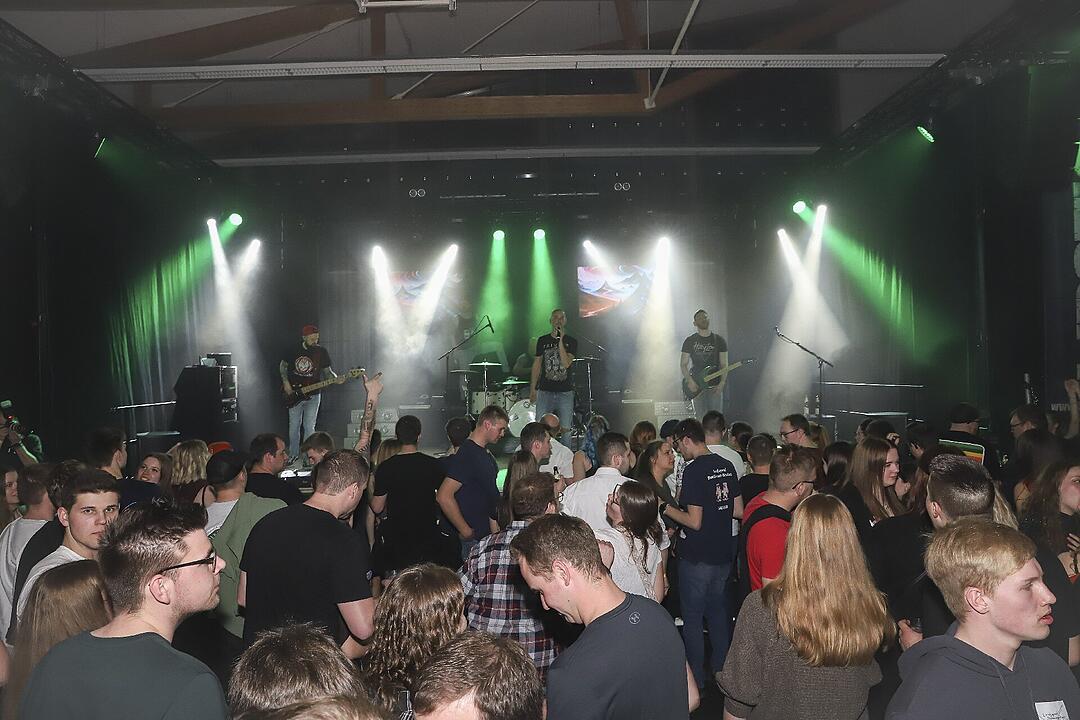 Lipstick live