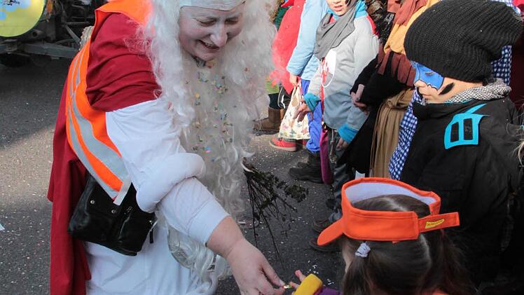 Marktplatztreiben in Stadtsteinach. Foto: Jürgen Gärtner