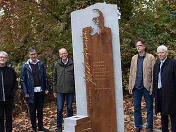 Würzburg erhält Jehuda-Amichai-Denkmal - "markant und höchst gelungen"