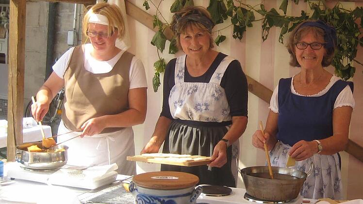 Die Frauenliste bereitete Leckerbissen zu. Foto: Paul Hader