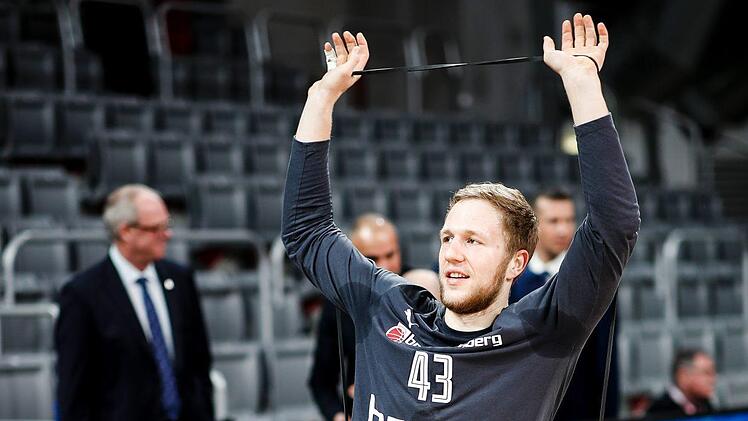 Christian Sengfelder bei Aufwärmübungen Daniel Löb