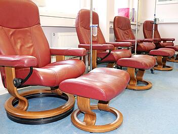 Trotz Corona zur Krebs-Vorsorge, und bei Krebserkrankung und auch als Gesunder zur Impfung - dazu ruft der Kronach-Kulmbacher Onkologe Peter Anhut auf. Die Behandlungszimmer dürfen nicht ungenutzt bleiben.