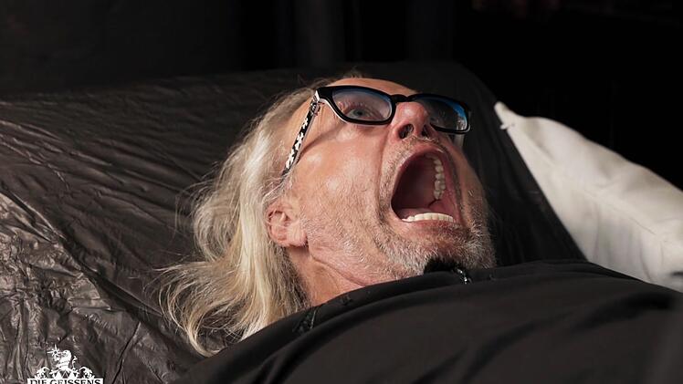 "Das tut sch... weh!": Robert Geiss leidet.