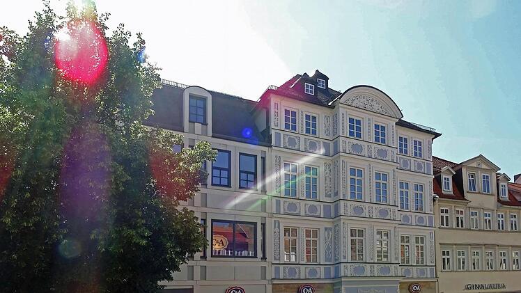 Nach grundlegendem Umbau sind zwei Bekleidungsgeschäfte in den vorderen Teil der Immobilie eingezogen, in der einst das Kaufhaus Mohren angesiedelt war.Foto: Jochen Berger