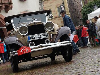 Dieser Chrysler Dodge Victory, Baujahr 1929, ist das älteste Auto im Teilnehmerfeld der Bocksbeutel-Rallye in Hammelburg Foto: Arkadius Guzy