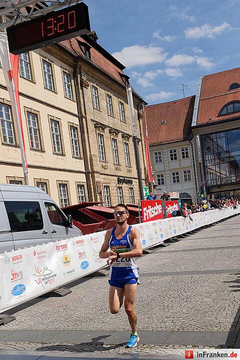 Weltkulturerbelauf 2017 in Bamberg: Der Zieleinlauf am Maxplatz
