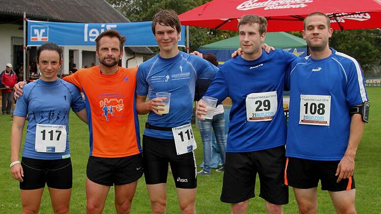 Den Running-Lauf über sechs Kilometer gewannen bei den Damen Liane Thiem (AF Personal Training) sowie bei den Herren Alexander Finsel (TV 1848 Coburg), Lukas Beierlieb (LG Veitenstein), Tobias Kirchner (LG Veitenstein) und Stefan Vetter (SV Altenstein, von links).