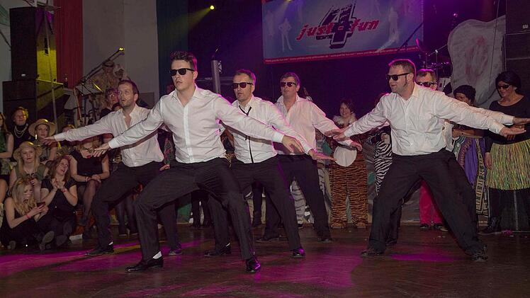 Blues Brother in Aktionv beim Weiberfasching