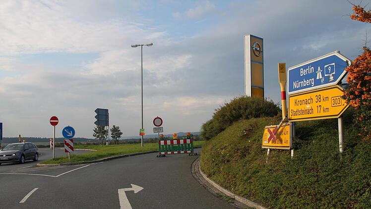 Derzeit ist die B 303 zwischen   Bad Berneck  und Himmelkron gesperrt. Foto: Alexander Hartmann