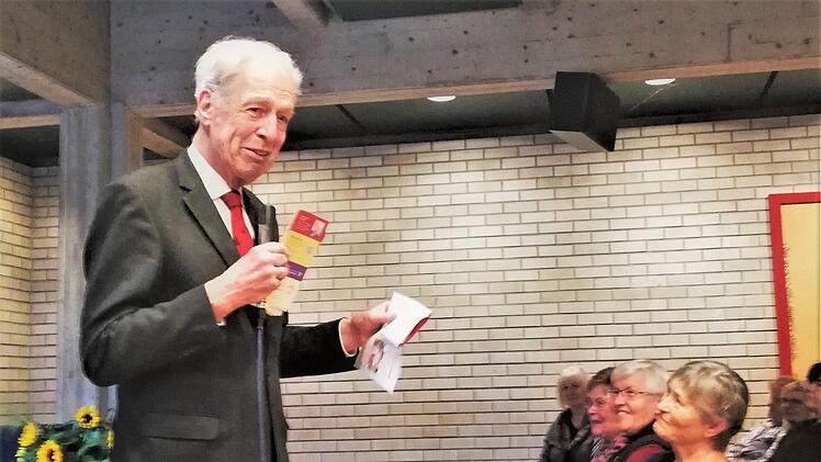 Bremens Ex-Bürgermeister Henning Scherf (81, SPD) sprach über das Leben im Alter und die Begleitung beim Sterben. Sigismund von  Dobschütz