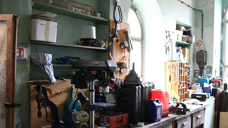 Hinter der Bootshalle befindet sich eine kleine Werkstatt. Foto: Benedikt Borst