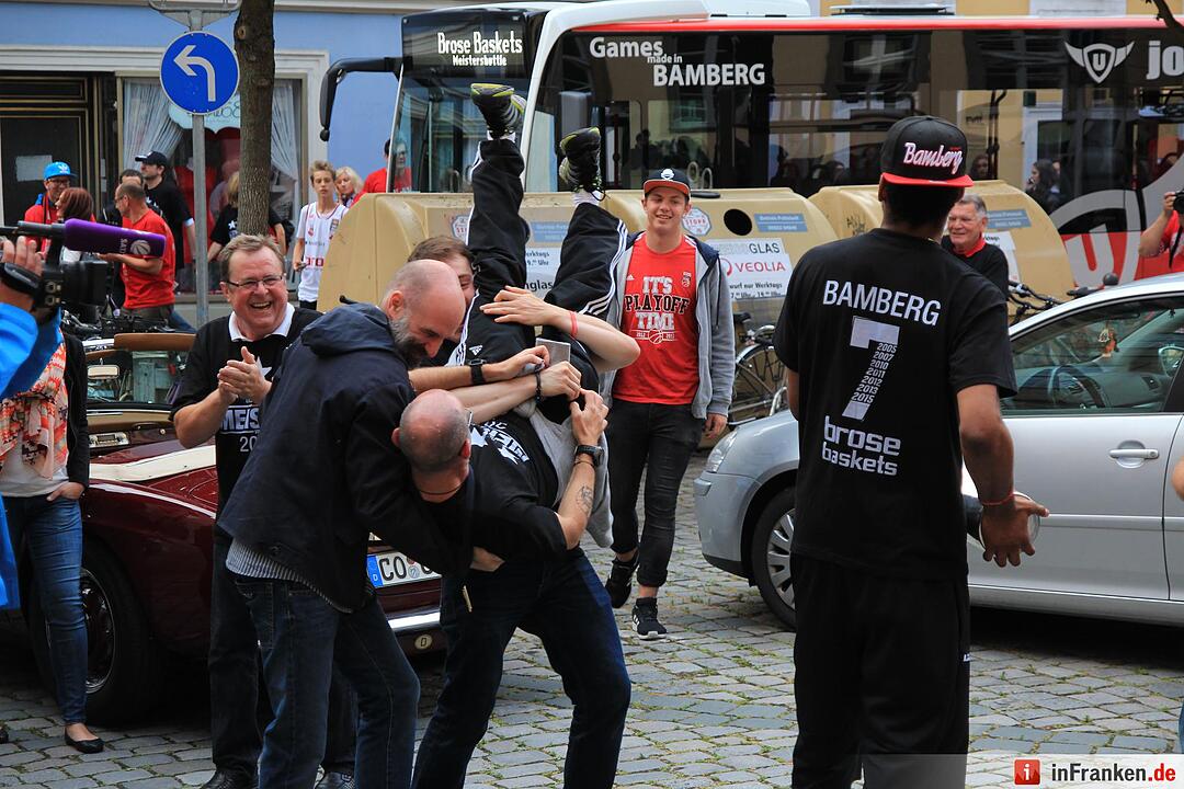 Meister-Party am Maxplatz