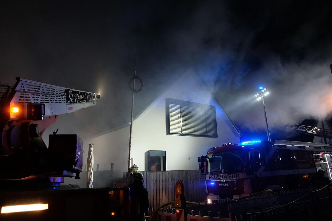 Nürnberger Gaststätte geht in Flammen auf: Anwohner evakuiert