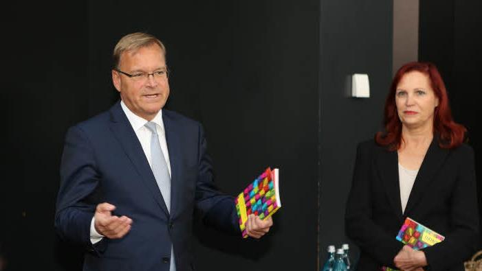 Die Intendantin des Bamberger Theaters, Sibylle Broll-Pape, mit OB Andreas Starke (SPD)