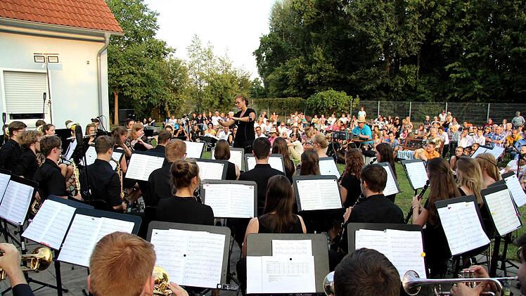 Impressionen vom Open-Air-Konzert der Stadtjugendkapelle     Foto: Richard Sänger