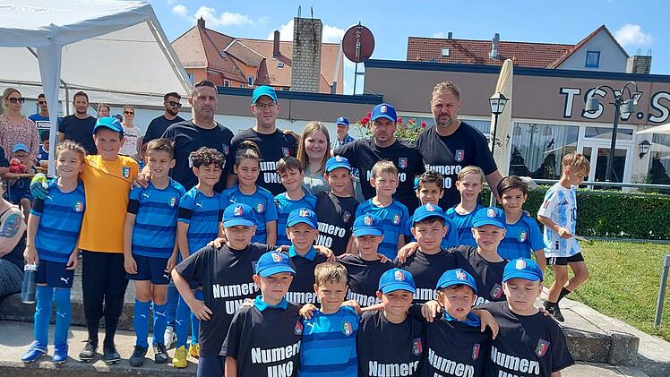 Nürnberg: Nach Tod von Fußballer Tim (8) - Familie und Verein kommen bei emotionalem Spiel zusammen