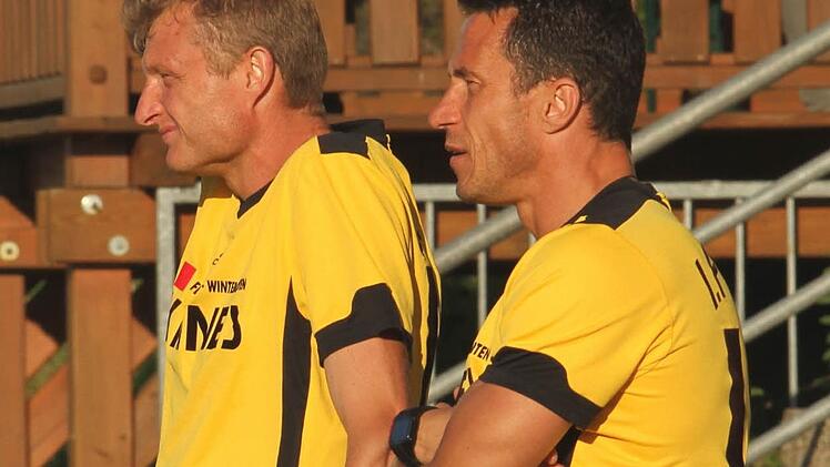 Der Sander Trainer Bernd Eigner (rechts) und sein Assistent Matthias Bayer sind zuversichtlich, die richtige Marschroute für ihr Team in den restlichen 13 Saisonbegegnungen zu finden.