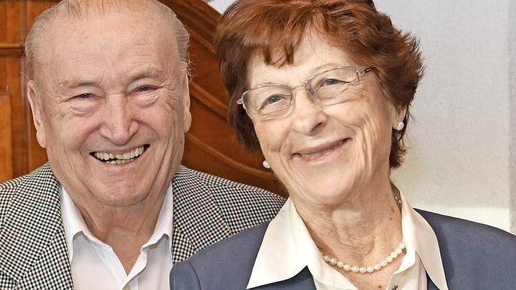 Pauline und Waldemar Ruff aus Oberhohenried feierten am gestrigen Donnerstag das Fest der diamantenen Hochzeit. Foto: Ulrike Langer