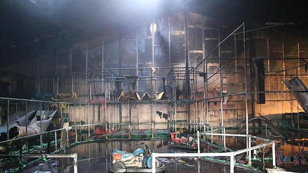 Die Freizeithalle am Goldenen Feld ist bei dem Gro&szlig;feuer im April 2018 v&ouml;llig ausgebrannt. Foto: Archiv/J&uuml;rgen G&auml;rtner