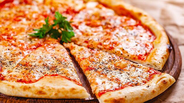 Palmöl steckt in vielen Lebensmitteln, so auch in Pizza