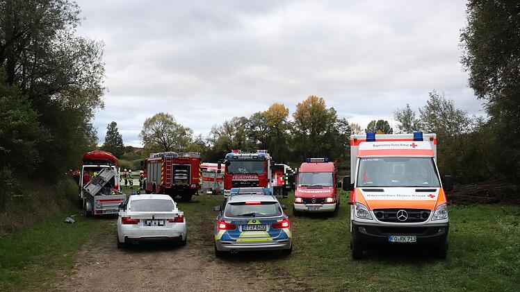 Auto aus Baggersee gezogen: Fahrer kann nur tot geborgen werden