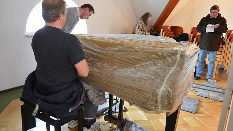 Sorgsam eingepackt mit Decken und Folien.