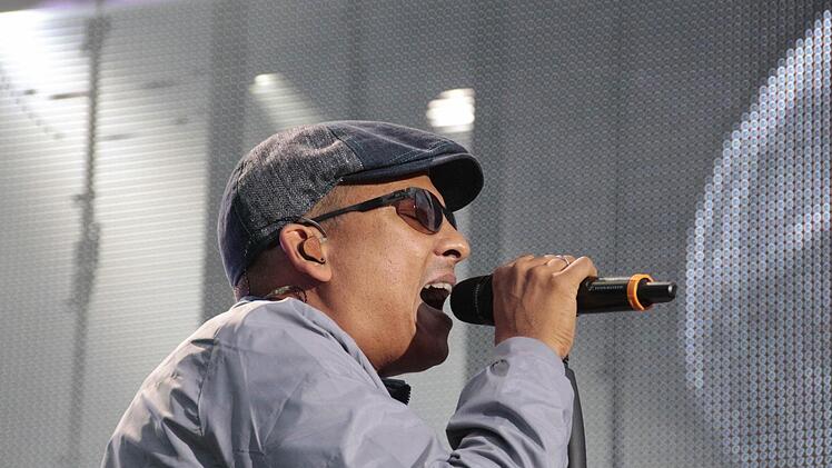 Xavier Naidoo machte seine Fans am Samstag im Forchheimer Jahnstadion glücklich. Foto: Josef Hofbauer