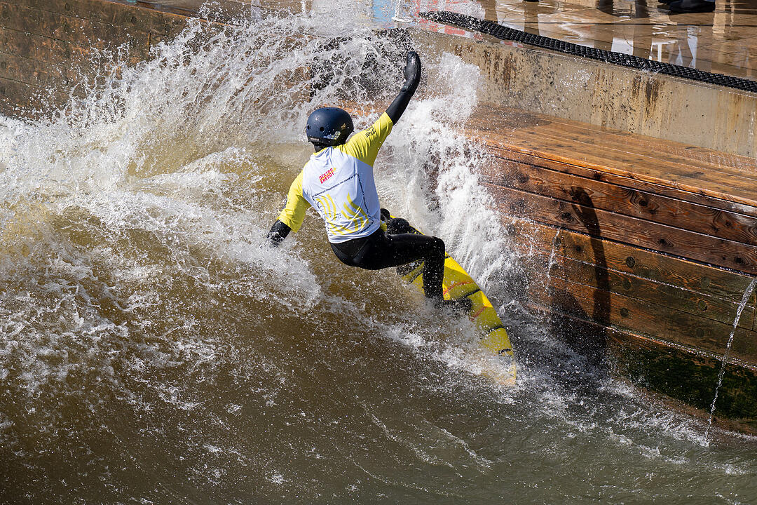 Die Surferwelle mitten in Nürnberg