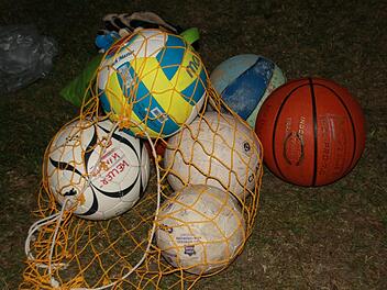 Fußball, Basketball, Beachvolleyball und nicht Handball, sondern Völkerball werden beim Quattroball-Turnier des SV Sambach anlässlich des 50. Jubiläums gespielt.  Foto: Daniel Ruppert/Archiv
