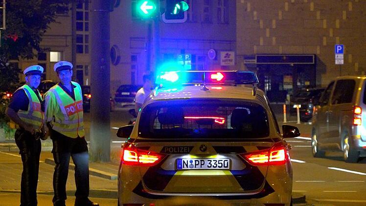 Nürnberg: Nach EM-Spiel - Polizei stoppt hupende Autos am Plärrer