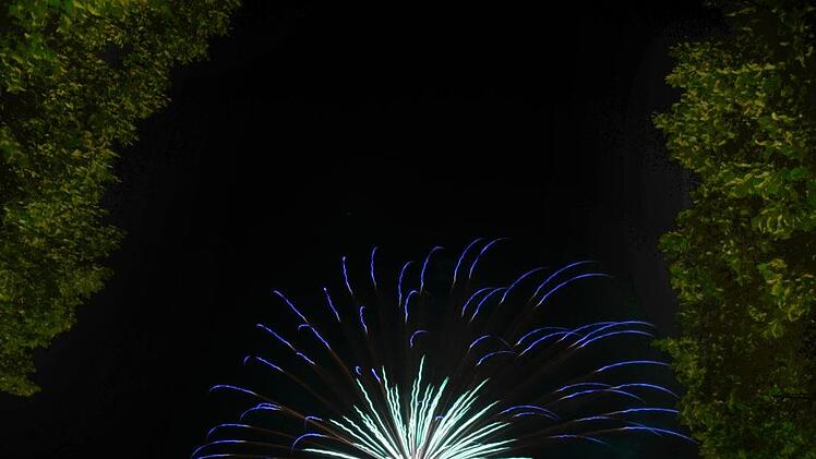 Grandioses Feuerwerk über dem Bad Bockleter Kurgarten.Peter Rauch