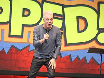 Michael Mittermeier rechnete mit den TV-Sendungen ab und nahm dabei auch die Fernsehwerbung aufs Korn.