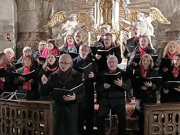 Der Folklorechor Bad Kissingen-Nüdlingen sang in der Jakobuskirche Weihnachtslieder.