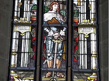 Ein Fensterbild im Chor der Marienkirche in Königsberg zeigt Herzog Wilhelm von Sachsen-Weimar. Foto: Gerold Snater