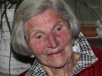 Ingeborg Sommer zählt zu den ältesten Mitgliedern im Hammelburger Ortsverband des Bundes der Ruhestandsbeamten, Rentner und Hinterbliebenen, die heuer auf ihr 60-jähriges Bestehen zurückblickt. Fotos: Gerd Schaar