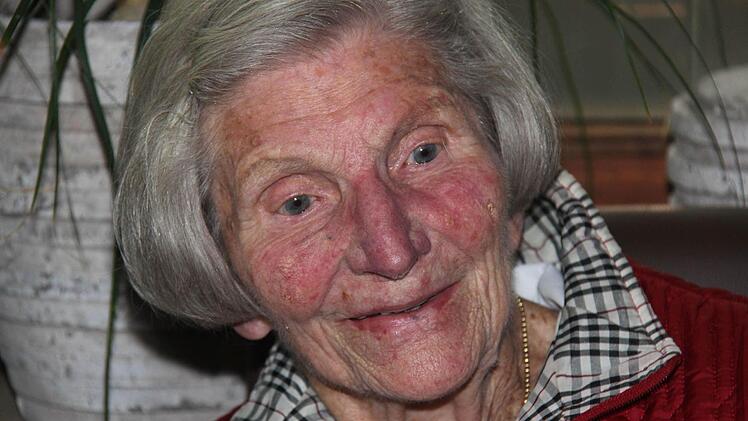 Ingeborg Sommer zählt zu den ältesten Mitgliedern im Hammelburger Ortsverband des Bundes der Ruhestandsbeamten, Rentner und Hinterbliebenen, die heuer auf ihr 60-jähriges Bestehen zurückblickt. Fotos: Gerd Schaar