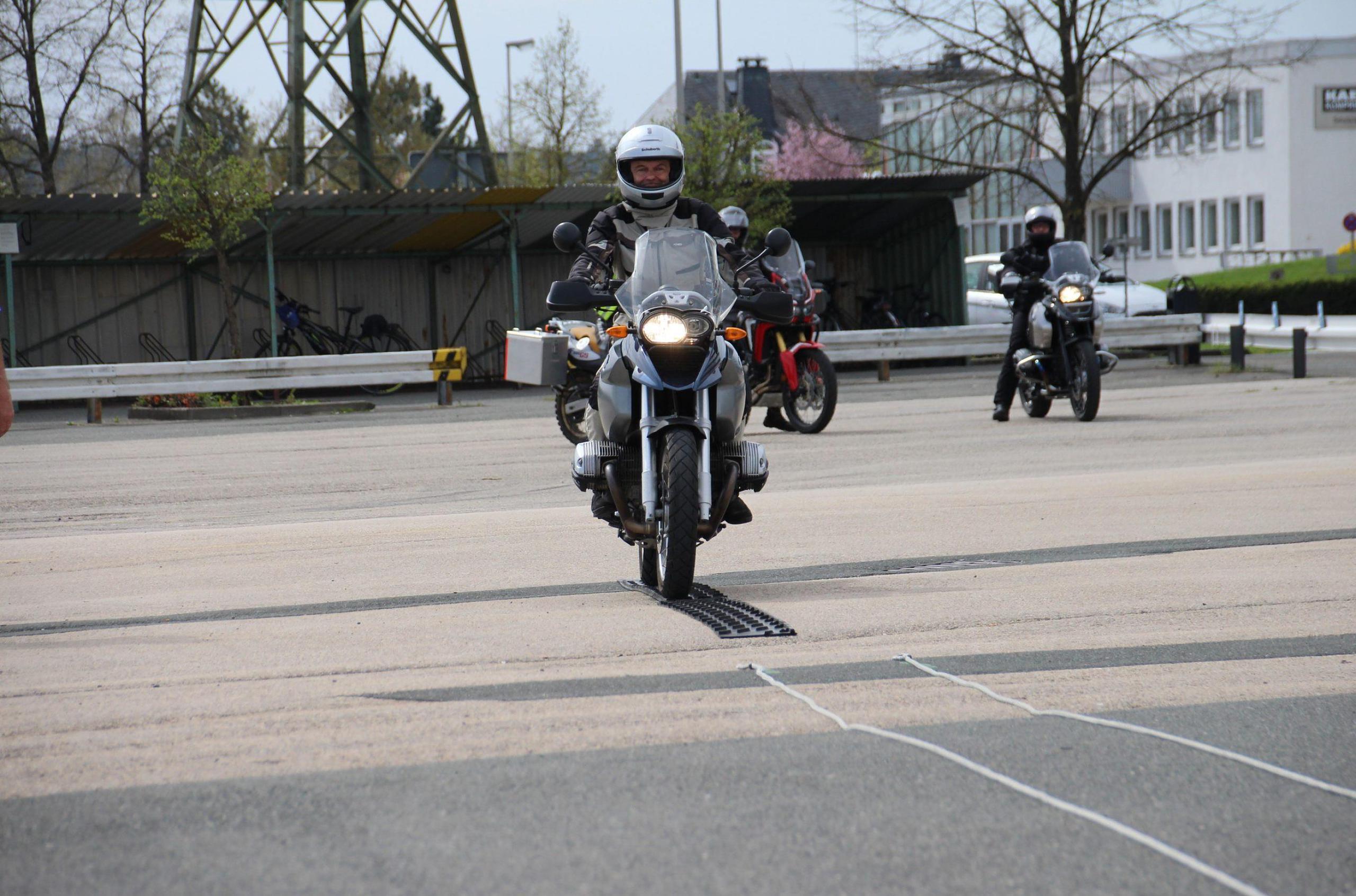 Im Fruhjahr Sicher In Den Sattel