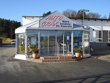 Seit mehr als 20 Jahren ist die Automobilwerkstatt Gr&auml;f GmbH eine feste Gr&ouml;&szlig;e im Kfz-Gewerbe von Thurnau.
