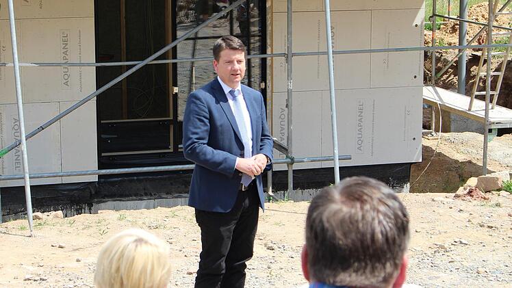 Landtagsabgeordneter Sandro Kirchner lobt den Kinderbetreuungsausbau im ländlichen Raum. Foto: Julia Raab