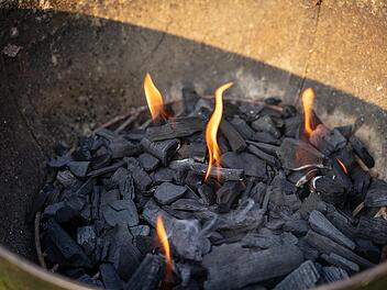 Drei junge Männer tot vor Gartenlaube entdeckt - beim Grillen vergiftet?