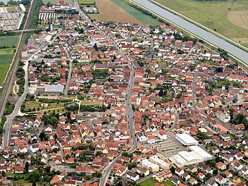 Ein Ziel der städtebaulichen Entwicklung Hirschaids ist die Verdichtung des Altorts. Bis 2030 sollen mindestens 50 Baulücken geschlossen und weitere 50 leerstehende Wohneinheiten saniert sein.  Foto: Ronald Rinklef