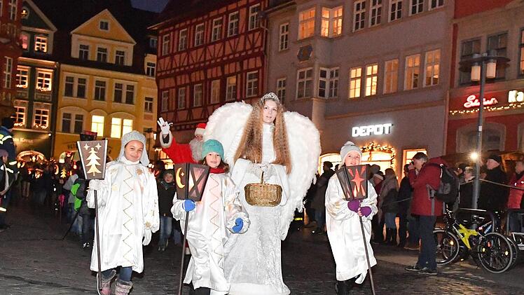Impressionen von der Eröffnung des Coburger Weihnachtsmarktes. Foto: Ronald Rinklef