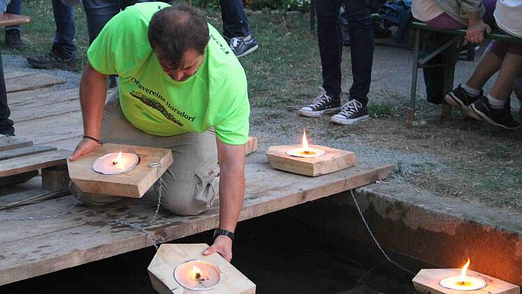 Einsetzen der Lichterboote